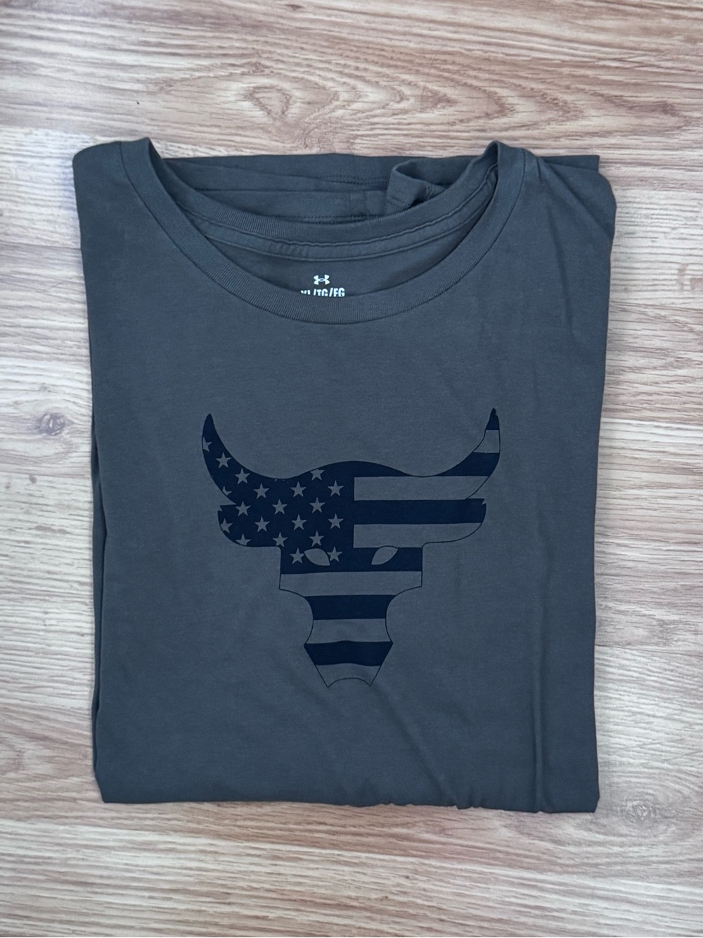 Under Armour Women's army green Short-Sleeve Logo Tee